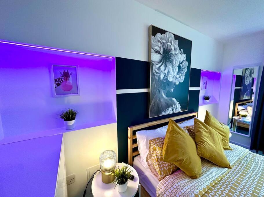 Massive New 8 Bedroom House Sleeps Up To 21 - Accepts Groups - Great Location - Free Parking - Fast Wifi - Smart Tvs - Sleeps Up To 21 People - Close To Bournemouth & Poole Town Centre & Sandbanks Экстерьер фото