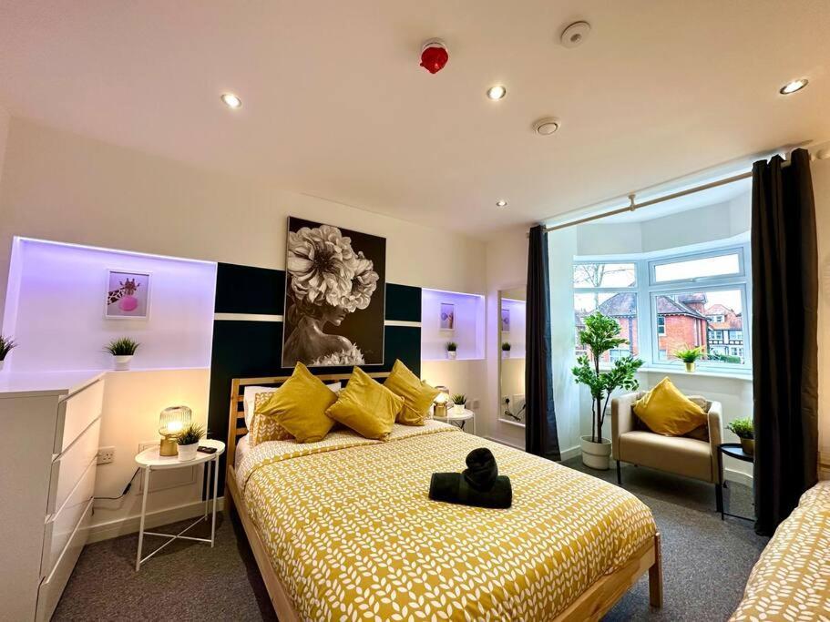 Massive New 8 Bedroom House Sleeps Up To 21 - Accepts Groups - Great Location - Free Parking - Fast Wifi - Smart Tvs - Sleeps Up To 21 People - Close To Bournemouth & Poole Town Centre & Sandbanks Экстерьер фото