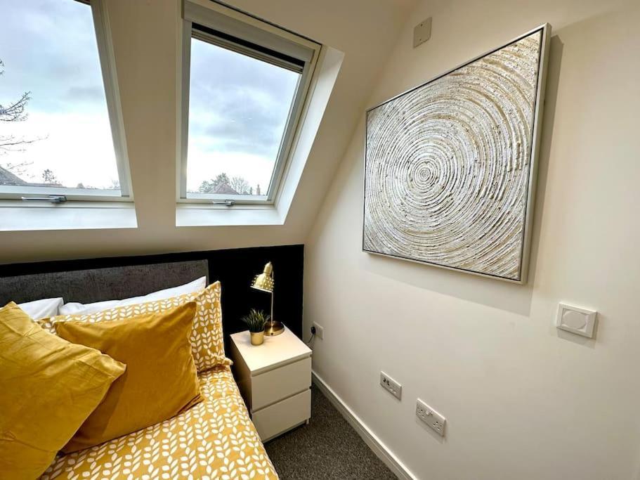 Massive New 8 Bedroom House Sleeps Up To 21 - Accepts Groups - Great Location - Free Parking - Fast Wifi - Smart Tvs - Sleeps Up To 21 People - Close To Bournemouth & Poole Town Centre & Sandbanks Экстерьер фото